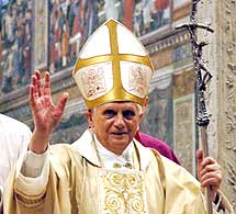 Benedetto XVI il giorno dell'elezione